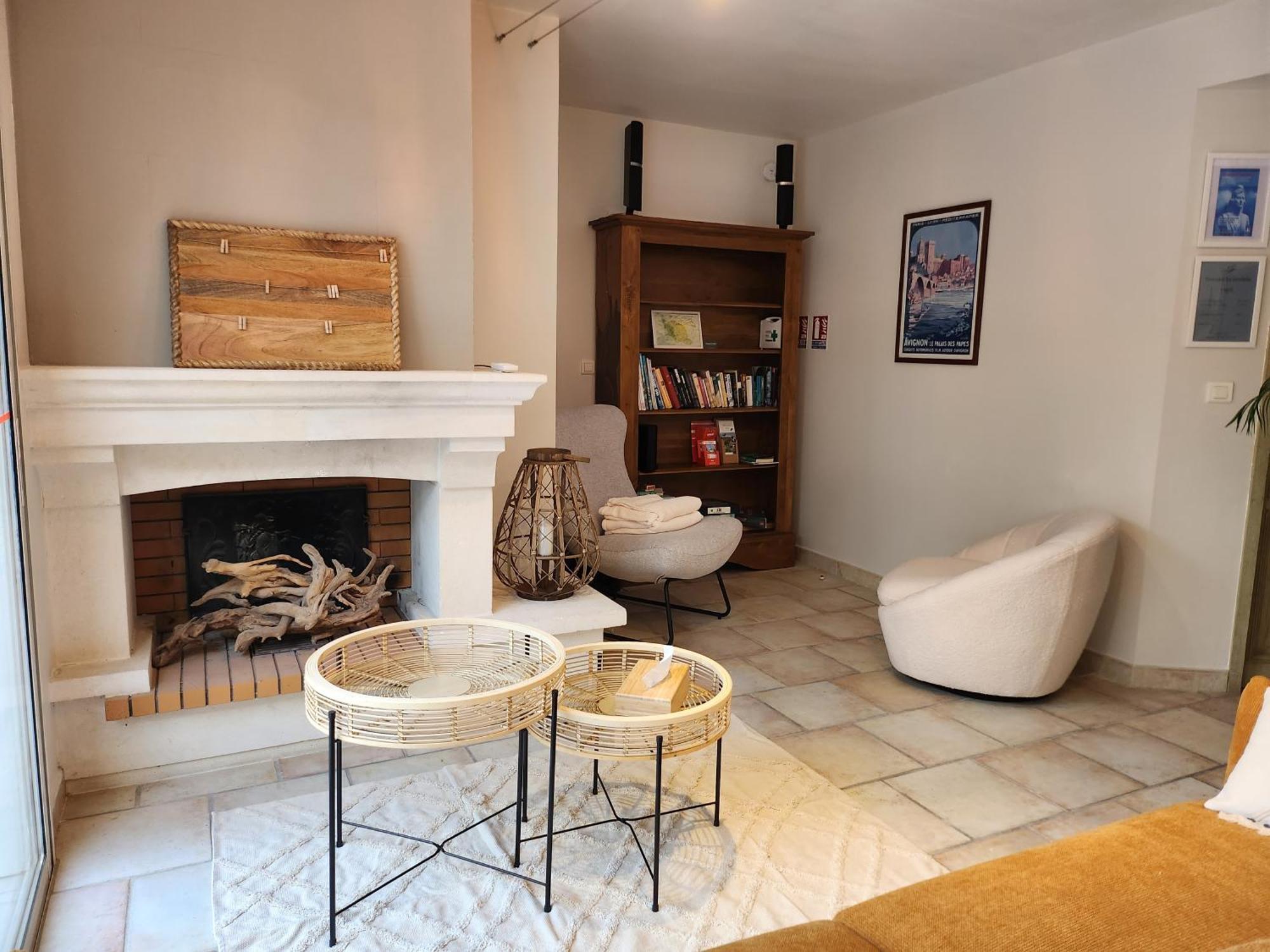 Bed and Breakfast Domaine Les Gendalis Saint-Saturnin-lès-Avignon Zewnętrze zdjęcie