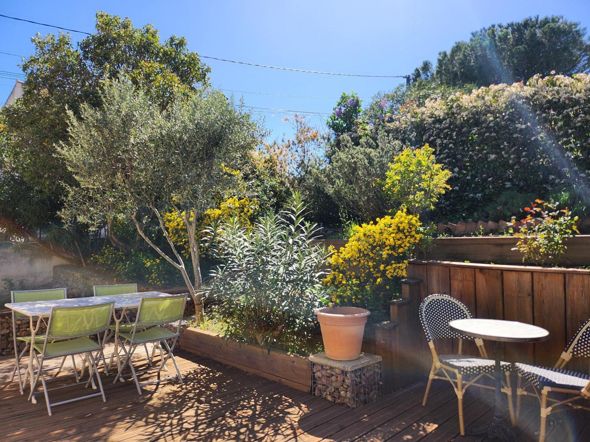 Bed and Breakfast Domaine Les Gendalis Saint-Saturnin-lès-Avignon Zewnętrze zdjęcie