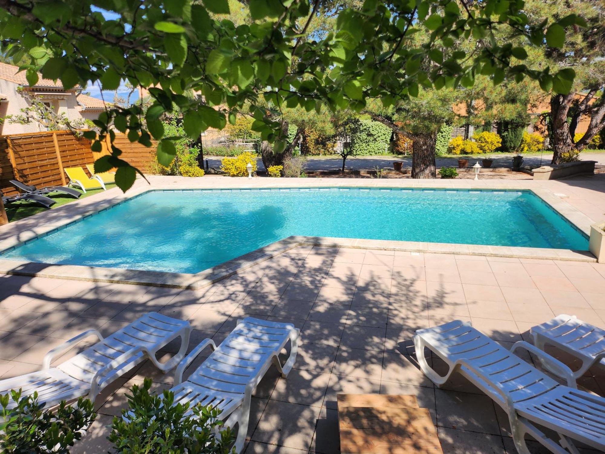 Bed and Breakfast Domaine Les Gendalis Saint-Saturnin-lès-Avignon Zewnętrze zdjęcie
