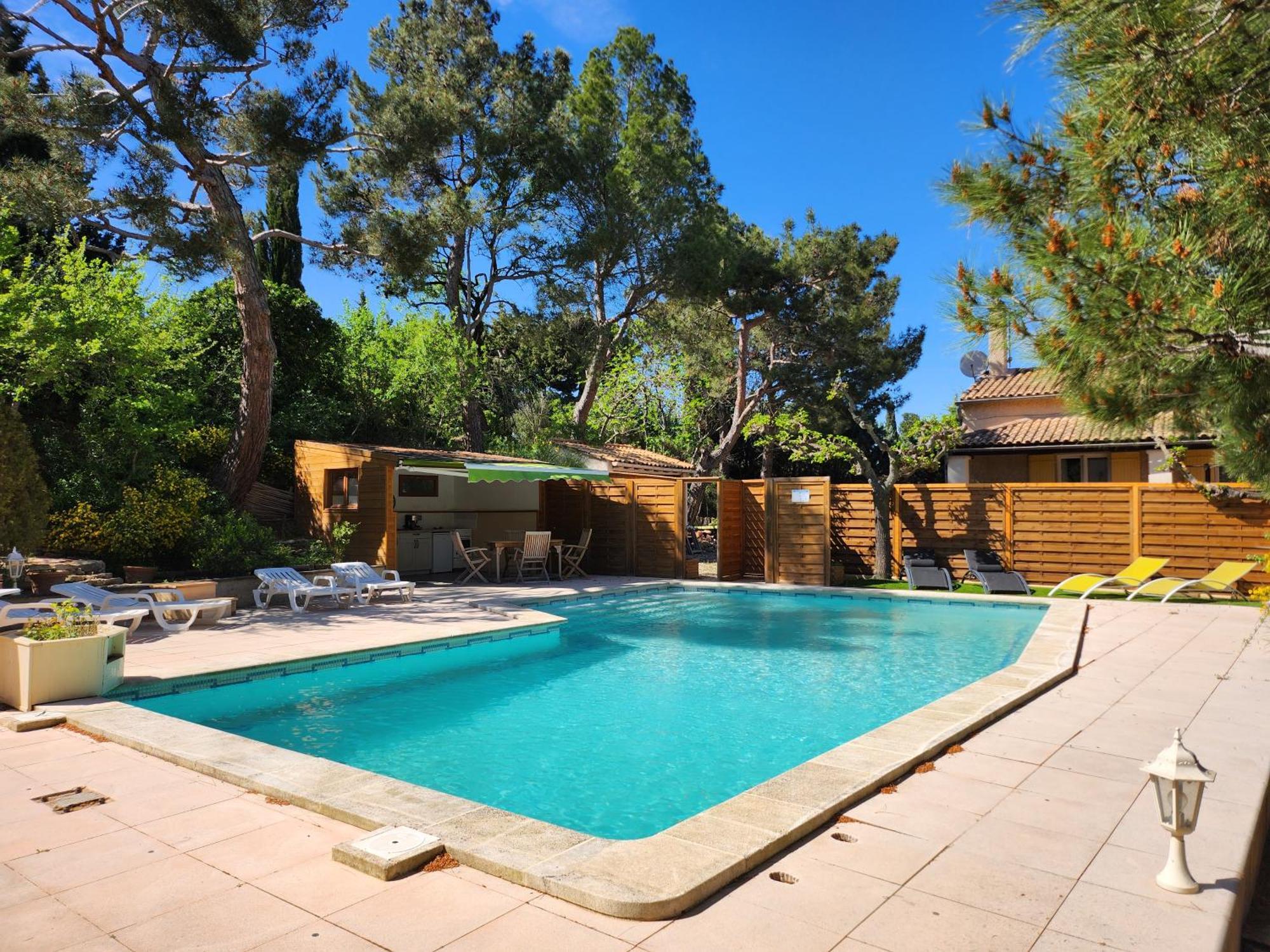Bed and Breakfast Domaine Les Gendalis Saint-Saturnin-lès-Avignon Zewnętrze zdjęcie