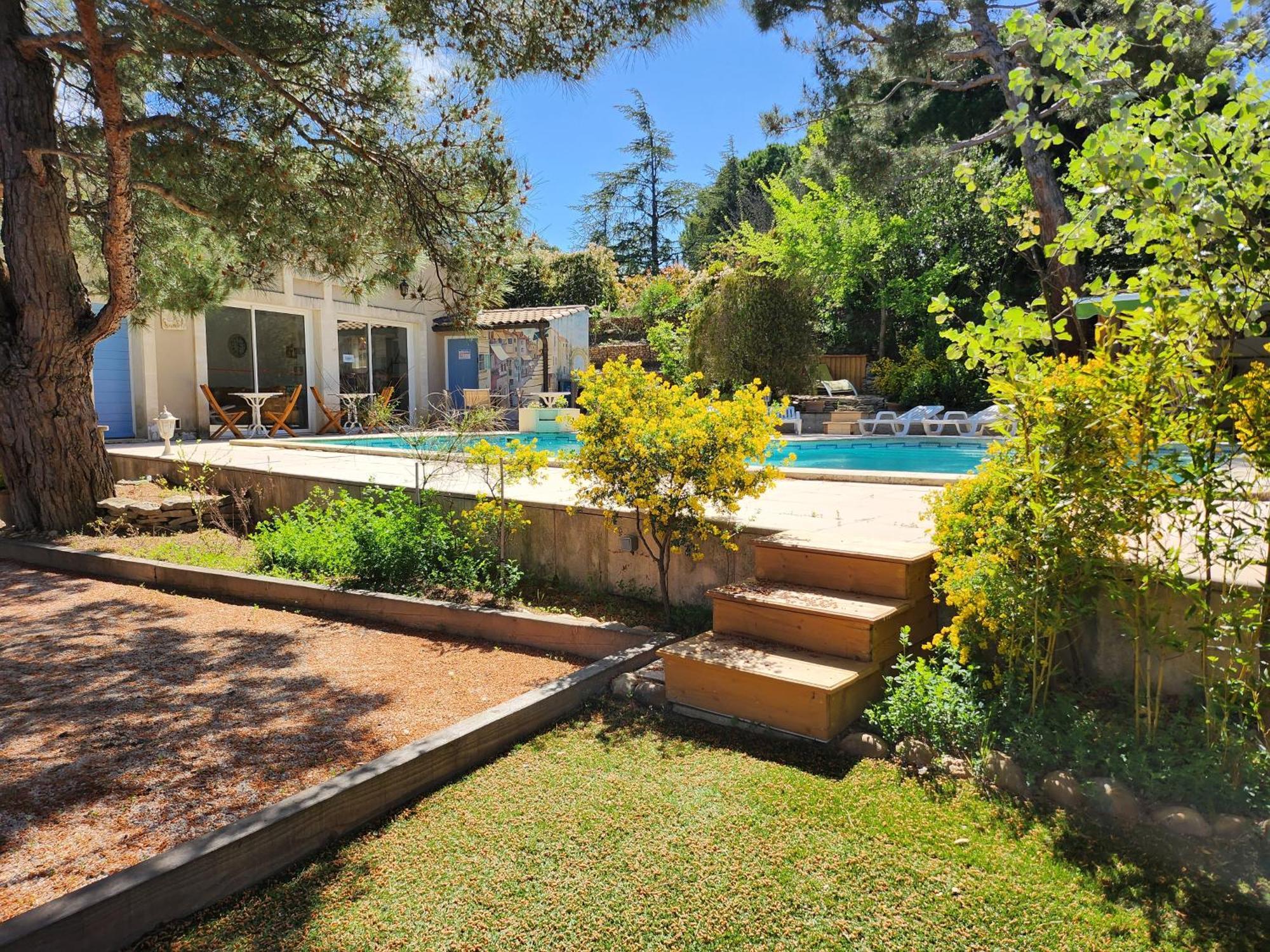 Bed and Breakfast Domaine Les Gendalis Saint-Saturnin-lès-Avignon Zewnętrze zdjęcie