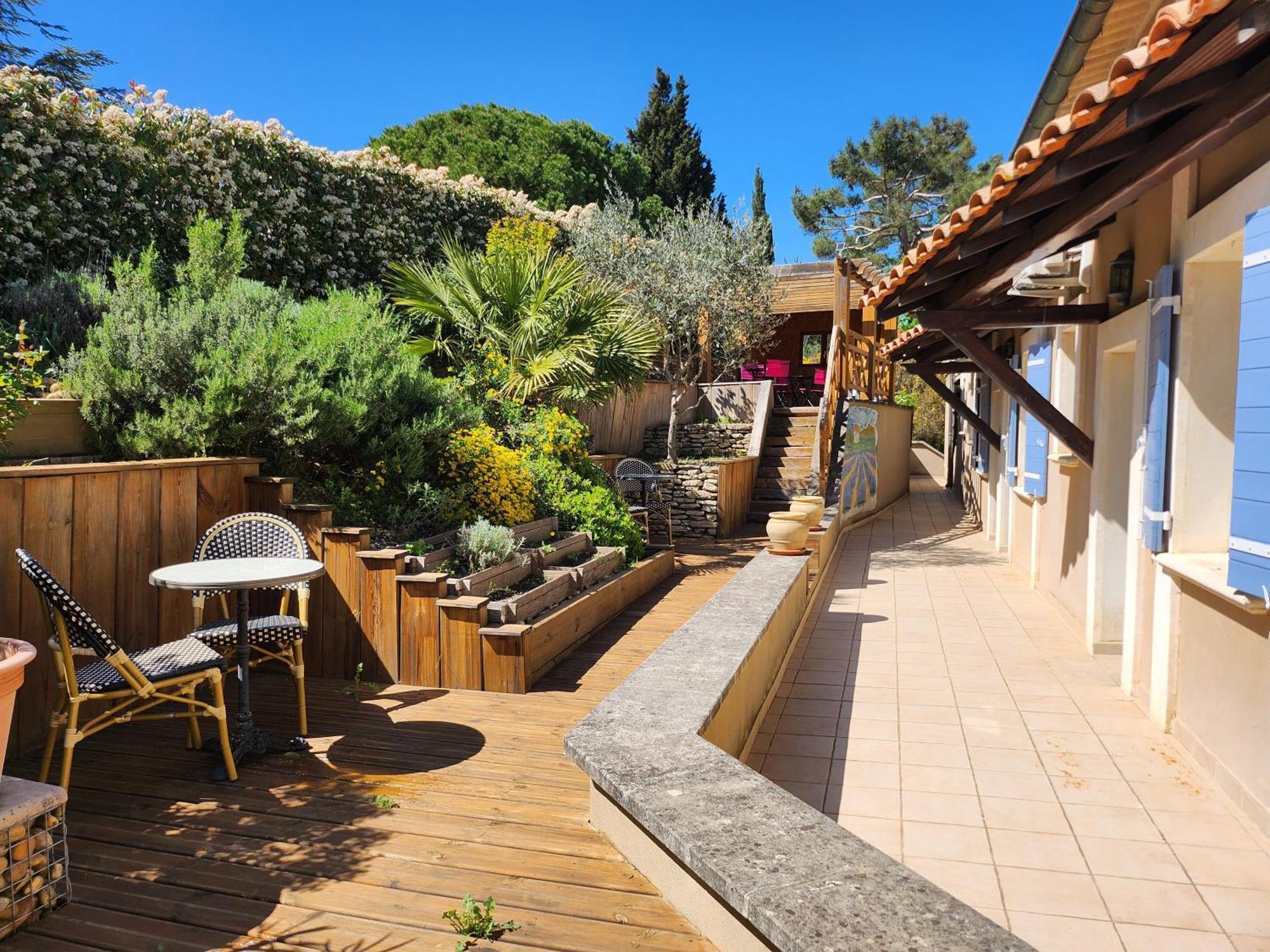 Bed and Breakfast Domaine Les Gendalis Saint-Saturnin-lès-Avignon Zewnętrze zdjęcie