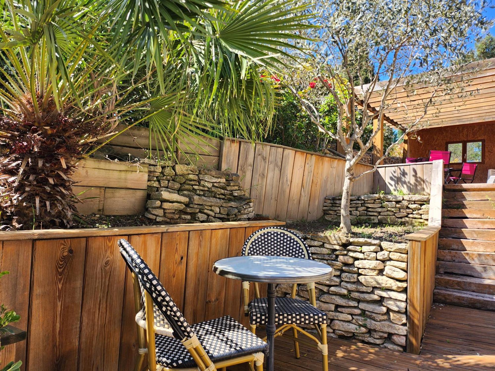 Bed and Breakfast Domaine Les Gendalis Saint-Saturnin-lès-Avignon Zewnętrze zdjęcie